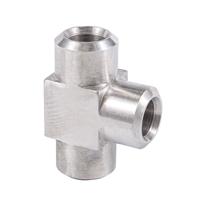 Egyéb kovácsolt szerelvények